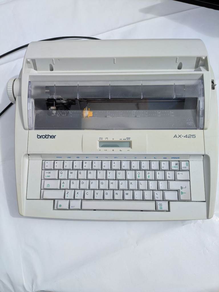 Brother AX425 electronic Typewriter 
