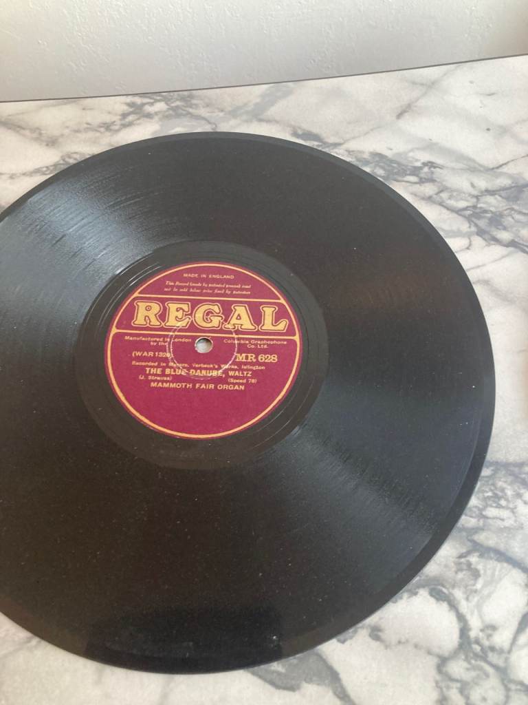 2 gramophone records