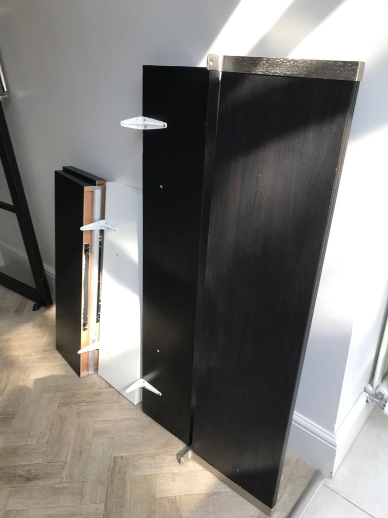 5 Wooden shelves for the wall
