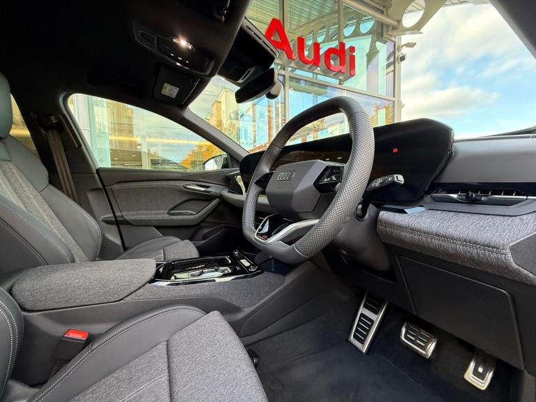 2025 Audi Q6 e-tron 83kWh S line SUV 5dr Electric Auto (252 ps) ESTATE Electric Automatic