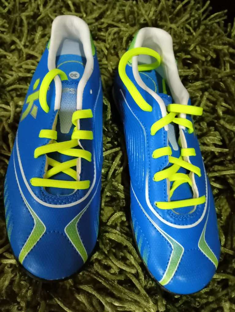 LITTLE BOYS B.N FOOTBALL BOOTS
